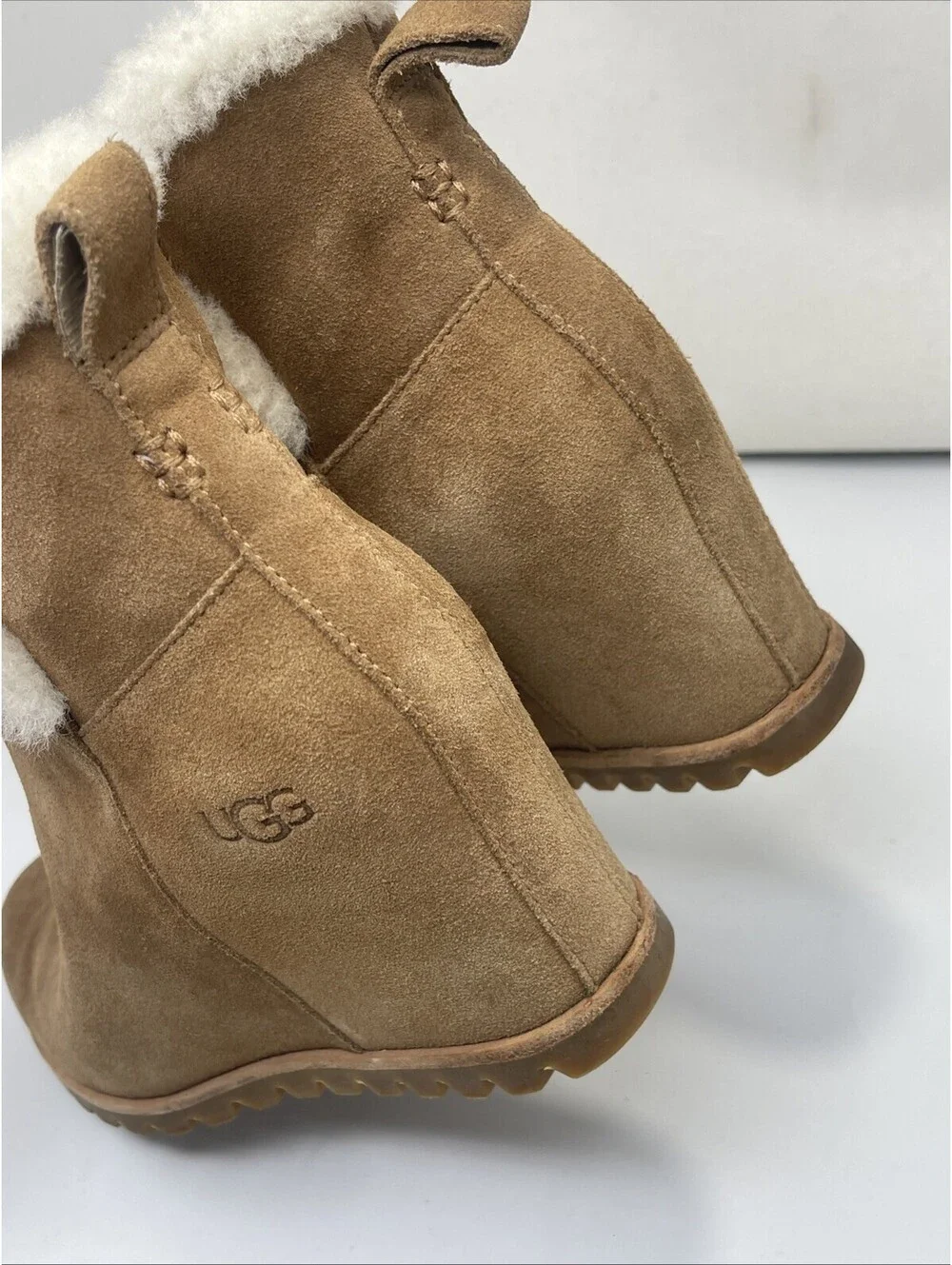 UGG Seyline Women Tan Suede Wedge Booties Shearling Lined Size 9